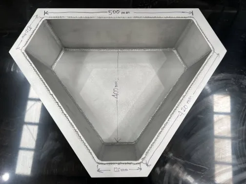 Aluminium anchor well